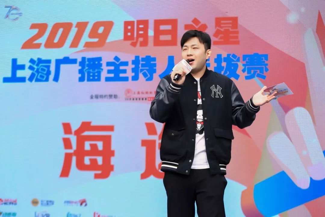 经典947主持人马辰献唱经典947主持人马辰带来经典音乐剧《芝加哥》的