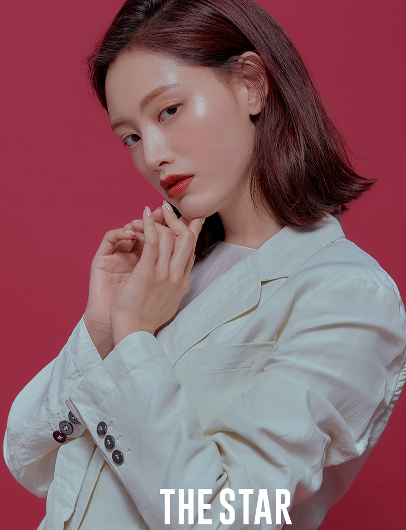 金裁经最新画报公开 期望成为彩虹般的演员