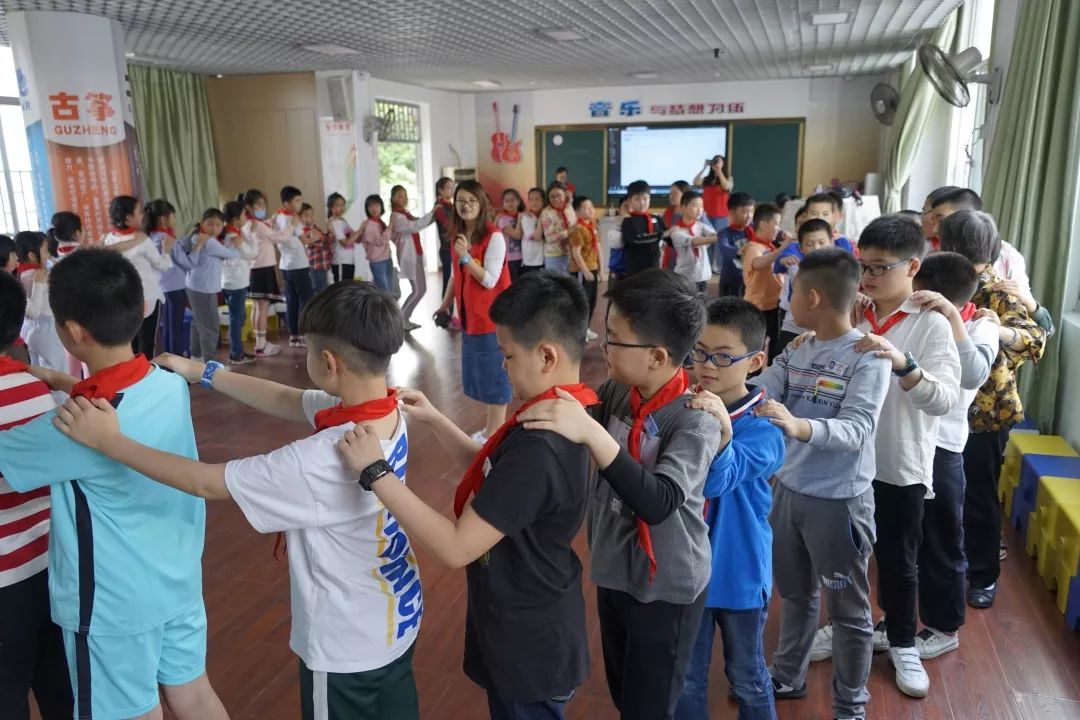 【文明实践】"小桔灯"心理健康志愿服务队走进长师附小