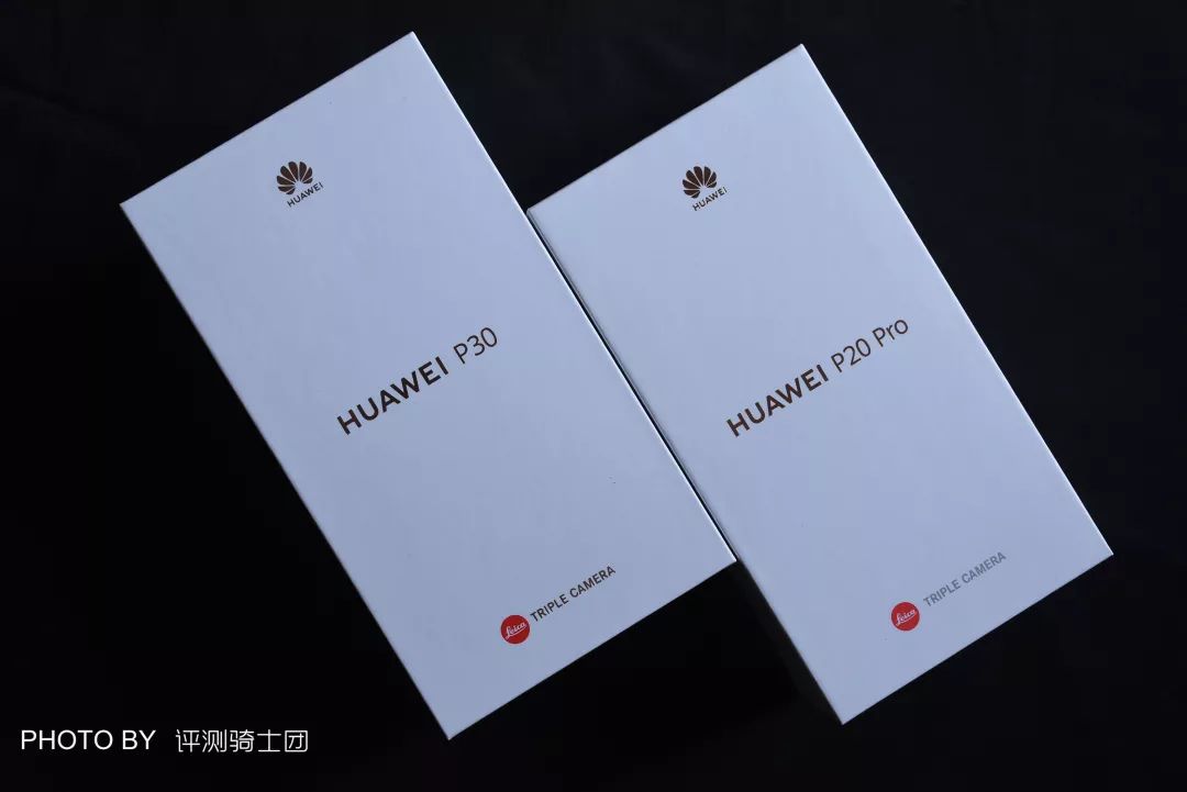 华为p30的包装,依然是白色的包装盒,简约大气.简约包装