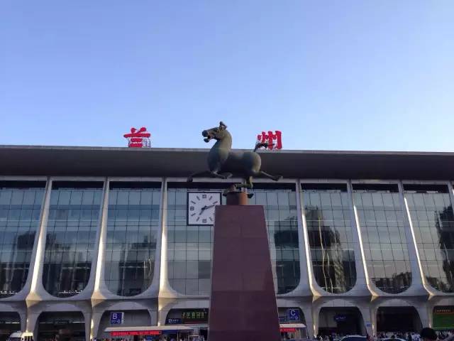 4月30日兰州车站将迎出行高峰;5月6日起加开36趟环西部火车游旅游专列