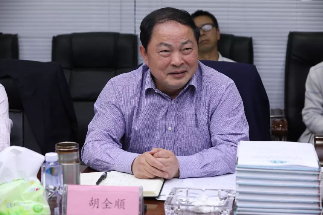 旅游局局长张国全出席会议并发言△ 县政府副县长刘学松出席会议