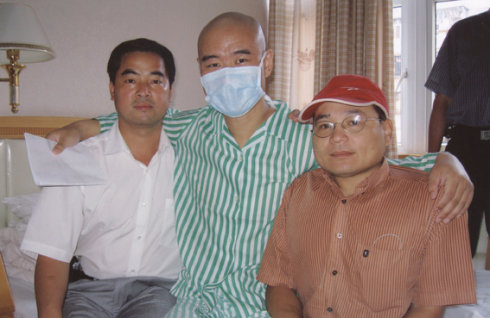 而丛飞的妻子邢丹,在丛飞去世5年后,在一次开车路途中,被三个青少年用