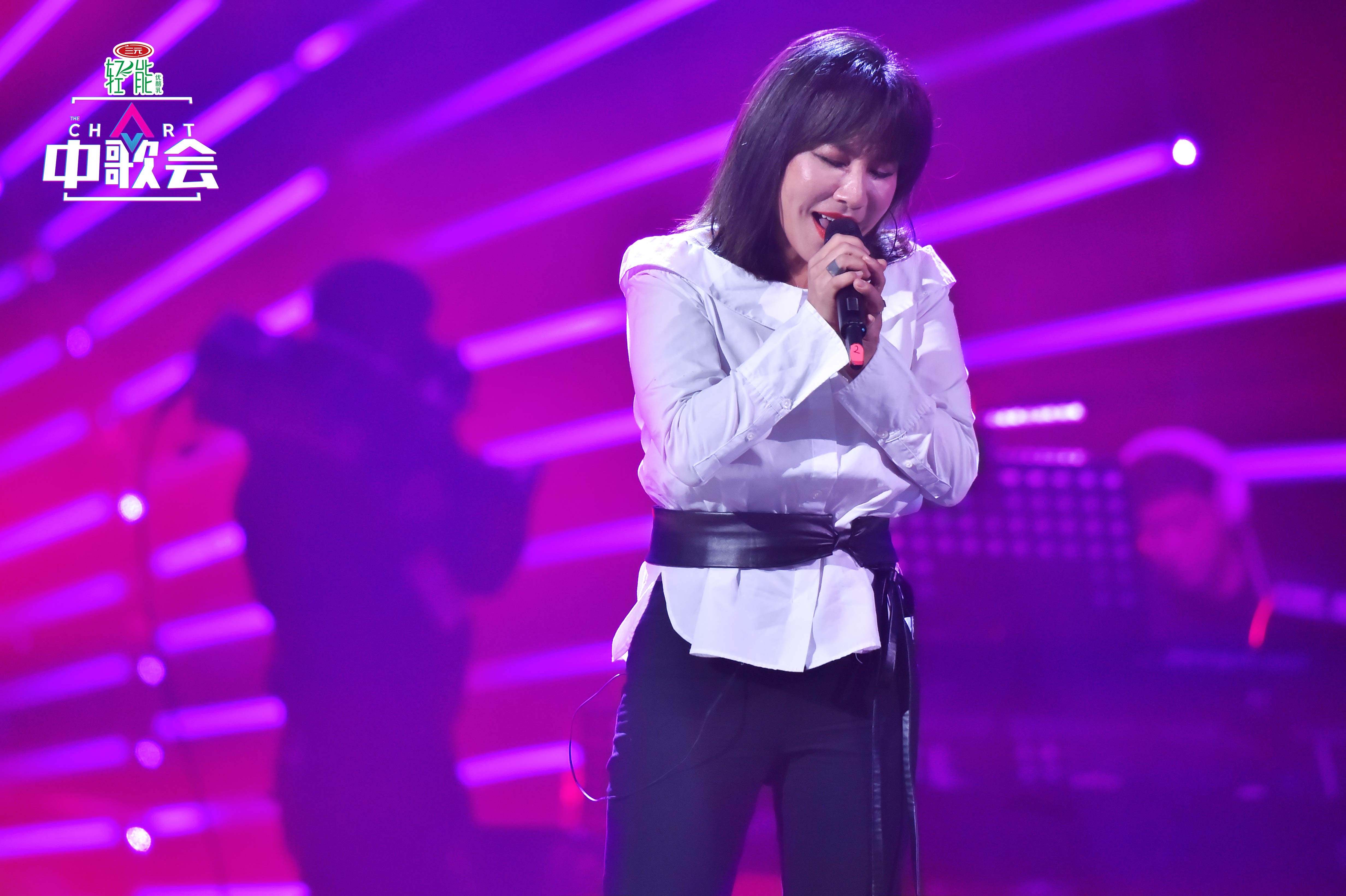 《中歌会》腾格尔黄绮珊演绎被赞 《回家》原唱顺子遭质疑获网友力挺