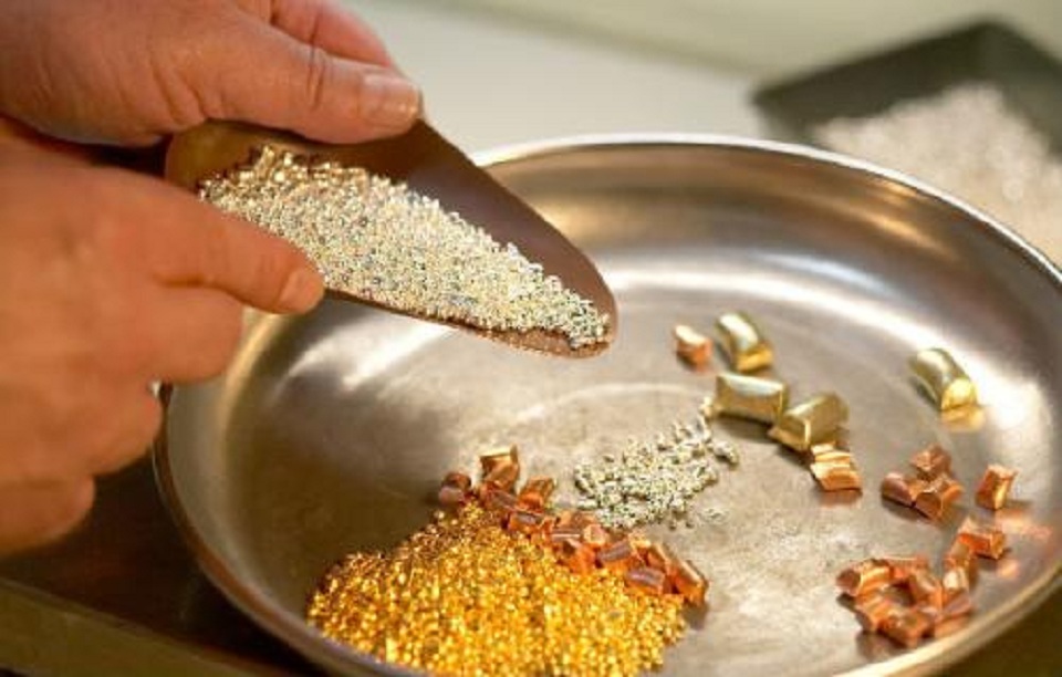 原创1吨旧手机,究竟能"提炼"出多少吨的黄金,看完终于明白了