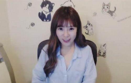 lol最污的游戏女主播, 第一名你猜得到没?_小智