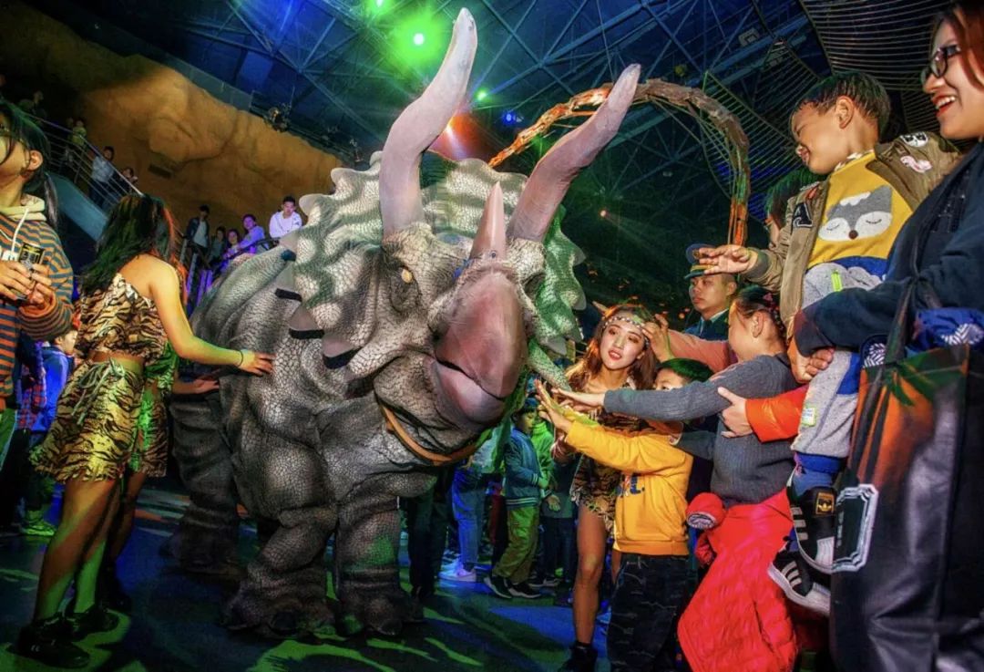 给孩子一个欢乐的五一假期_恐龙