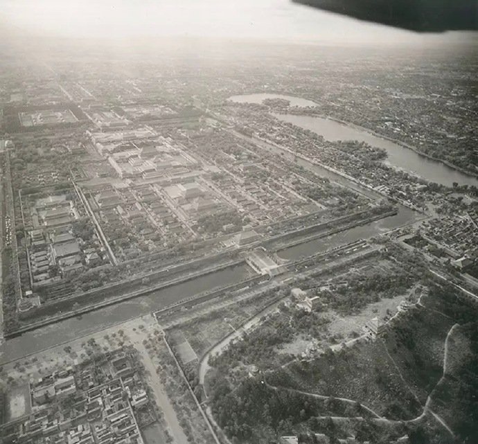 最早的一组北京航拍照,紫禁城气势雄伟!