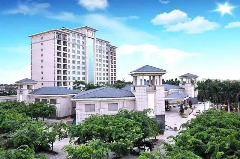 东莞汇景酒店￥599~住豪华房!2大2小中西自助