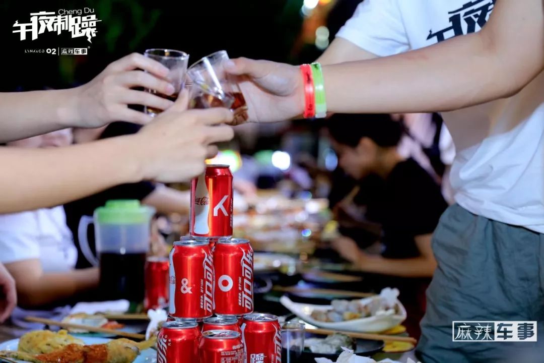 ​领克02午夜高能出没！这次带你打卡成都美食