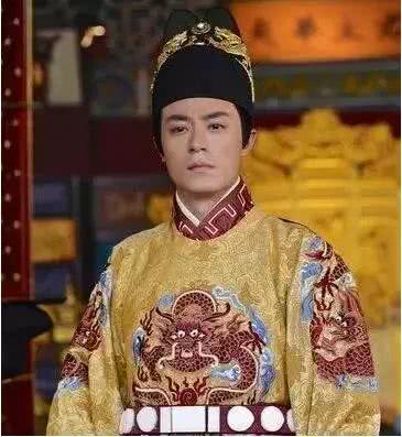 明朝的这位皇帝从小被当成女孩养大但却是有名的中兴之君