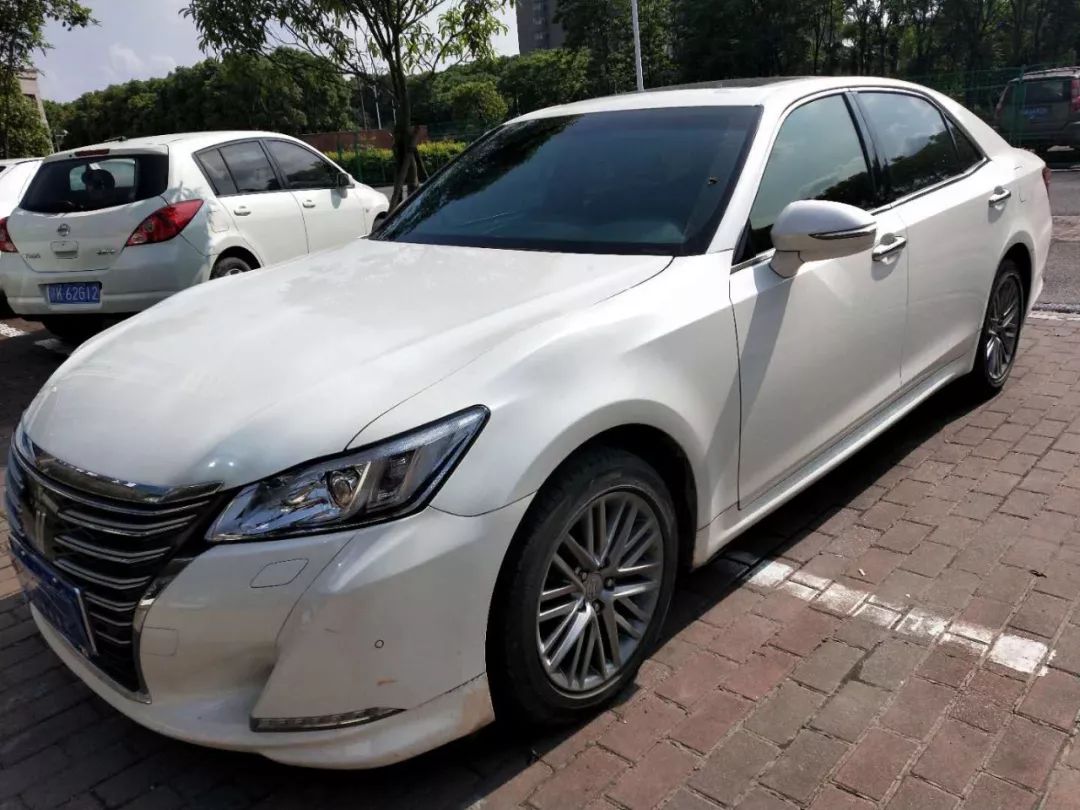 客户寄售17年丰田皇冠