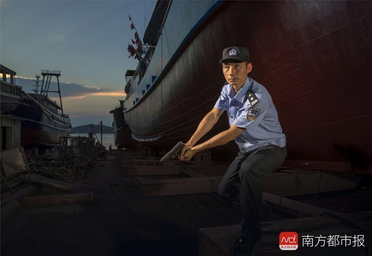 广东刑警陈新兴获全国五一劳动奖章曾为追踪毒贩20天车里吃睡