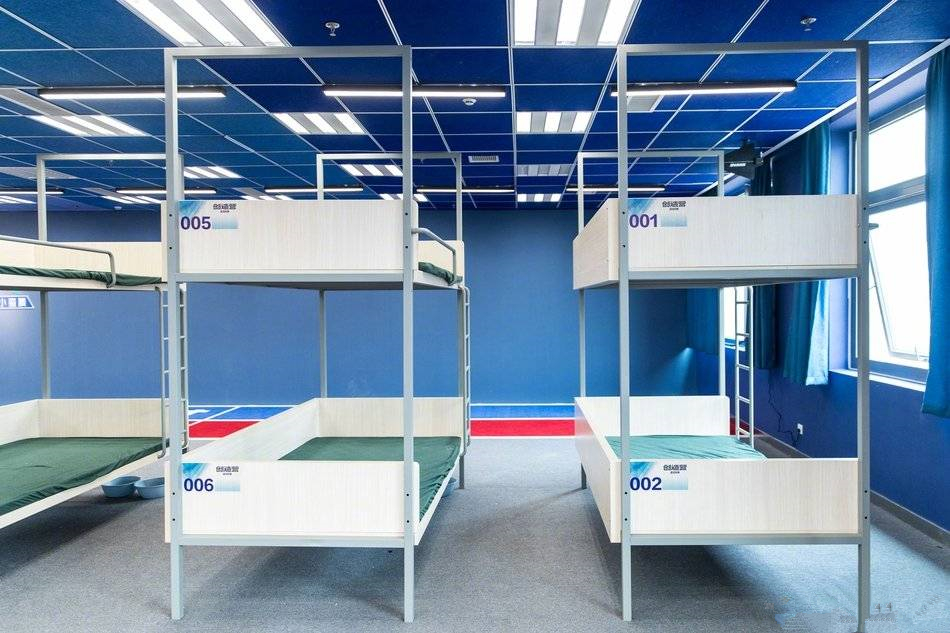 原创创造营百人宿舍到底是真住人还是摆拍官方曾解释仅是拍摄用房