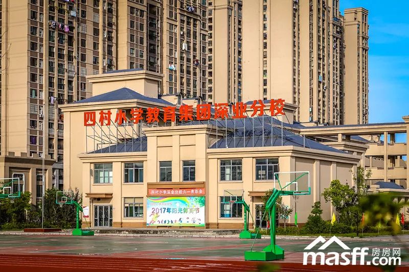 学区划分:从儿童公园北大门沿西苑路,常青路,湖南路,西从含荷西嘉园10