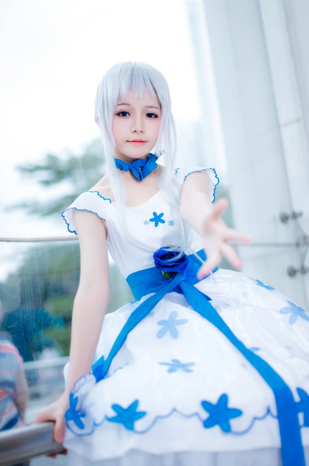 cos:场照上的银发本间芽衣子.