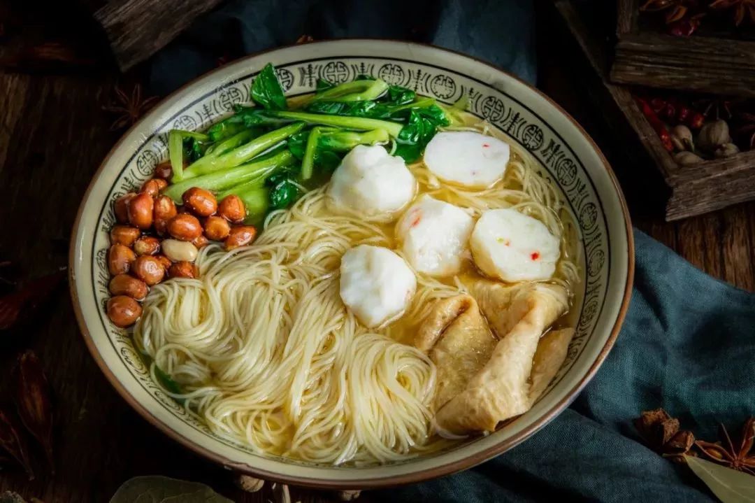 吃这碗竹升面有253852760种搭配