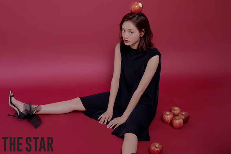 金裁经最新画报公开 期望成为彩虹般的演员