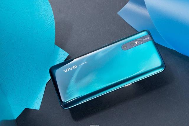 原创30天打破固有化标签vivox27实力获消费者认可关键就在这