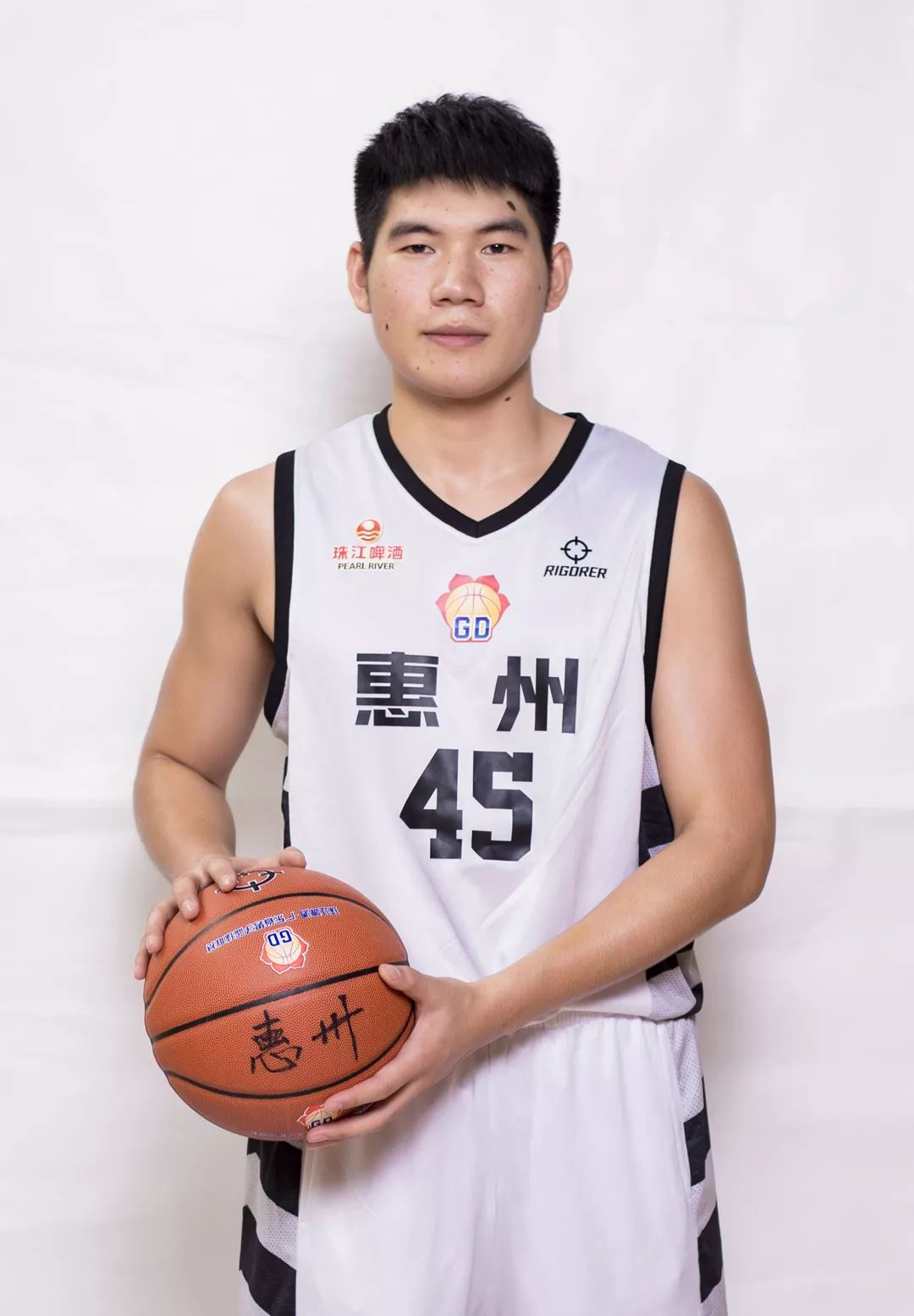 45号李帅(前锋)77号陈俊鸿(前锋)本次联赛(惠州赛区)门票样式门票正面