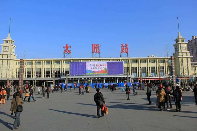山西太原火车站东广场项目地库主体顺利封顶