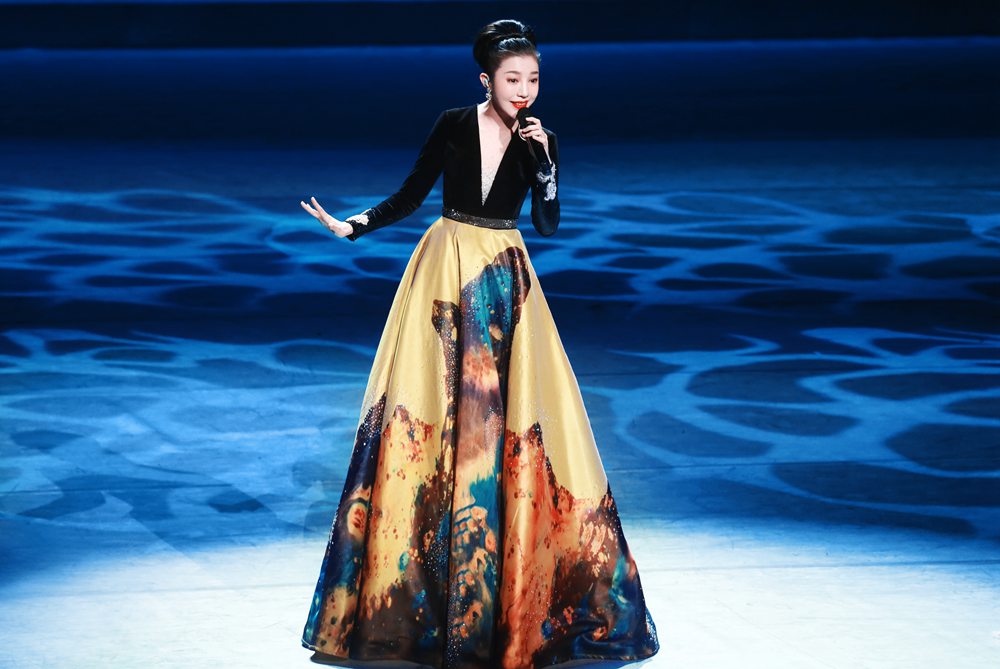 大型音舞诗画美丽中国首演成功喻越越唱响同名主题曲