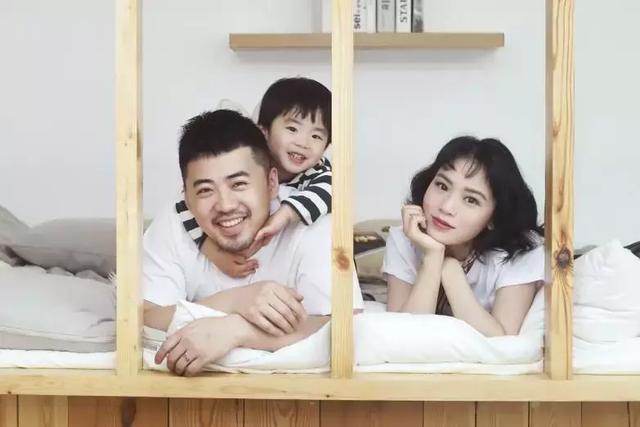 跟老公儿子上了节目,发行了新的单曲,再经历《歌手》踢馆赛梦落空