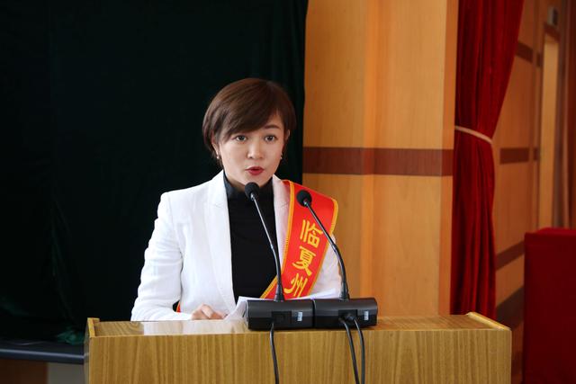 甘肃伊禾城商贸有限责任公司布楞沟村伊禾城巾帼扶贫车间负责人马娟