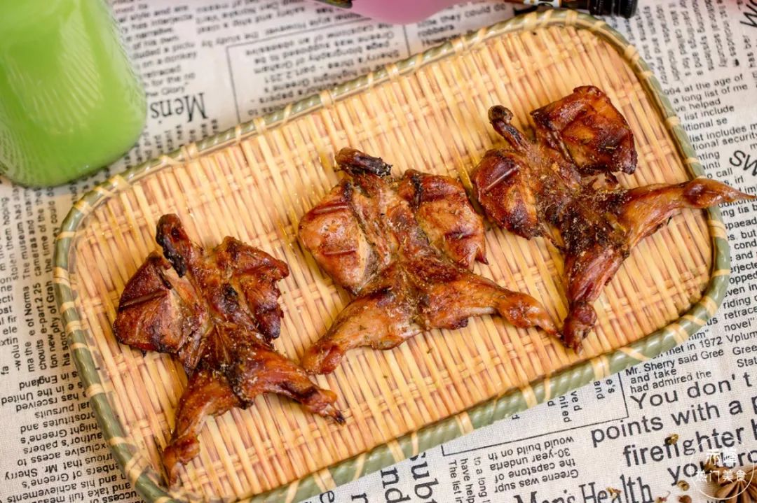 五彩羊肉串,新鲜烤鹌鹑,你没吃过的烤串都在赤峰这家新店!_烧烤