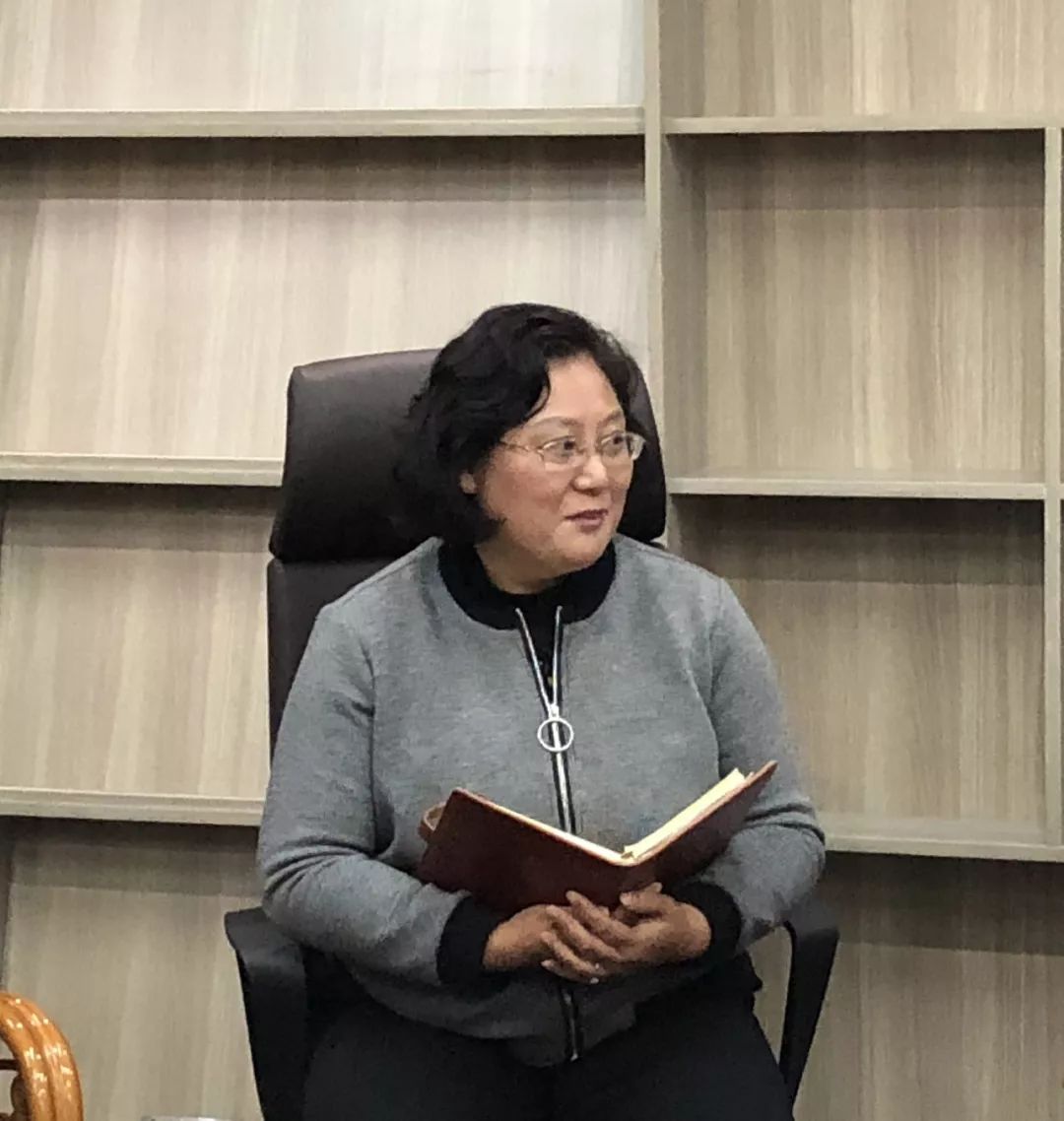 最后,解校长和李梅书记进行讲话.