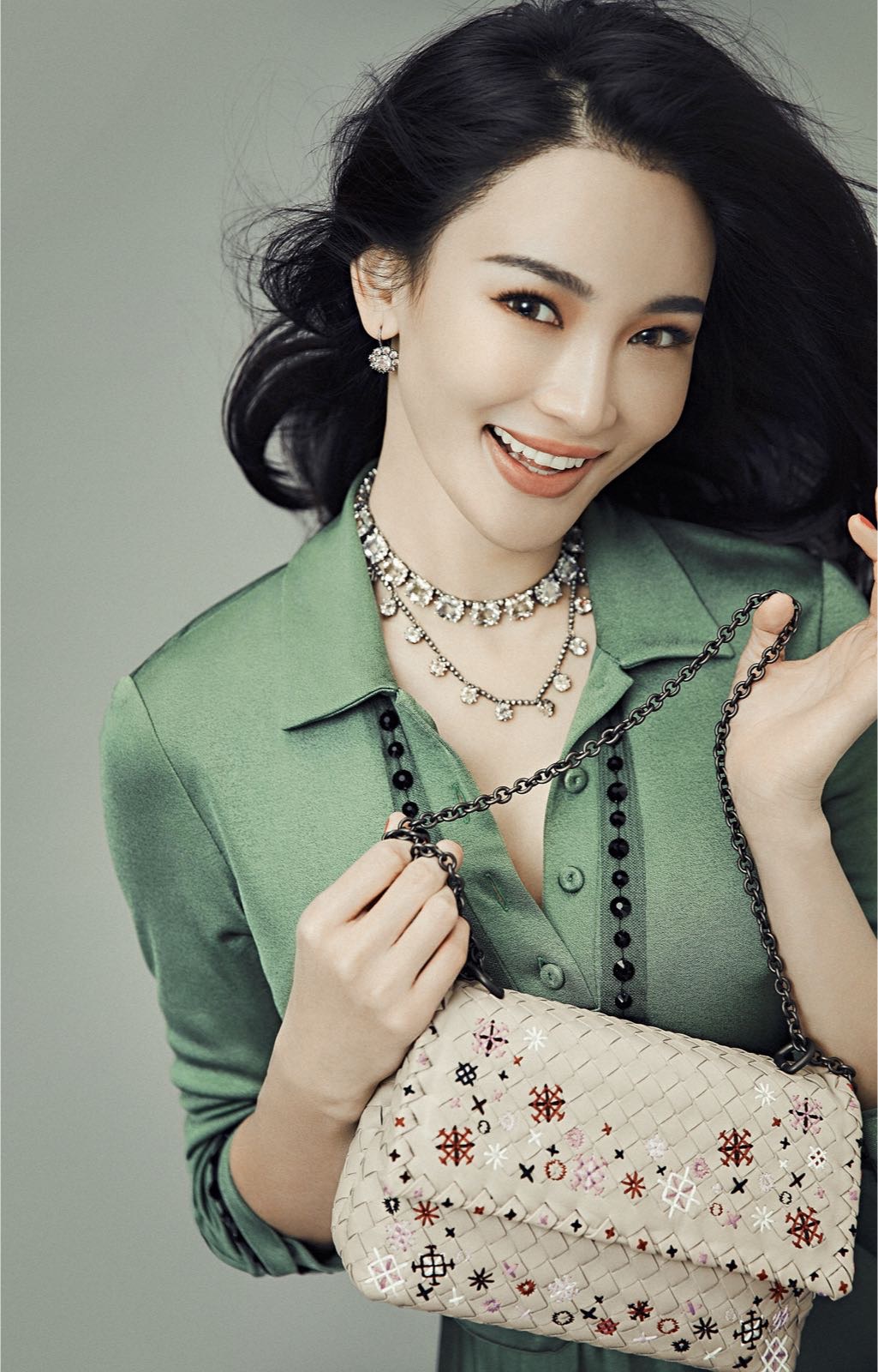 孔令令《皇家龙虎豹》定档5.7 挑战古装喜剧备受期待!