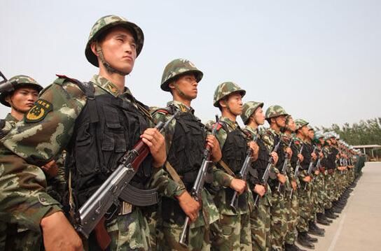 白宝山抢夺了81式自动步枪,为何又要前往四川购买手枪?