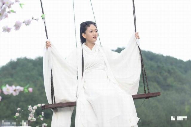 原创女星古装荡秋千杨幂美不过孙俪袁姗姗吓到脸变色