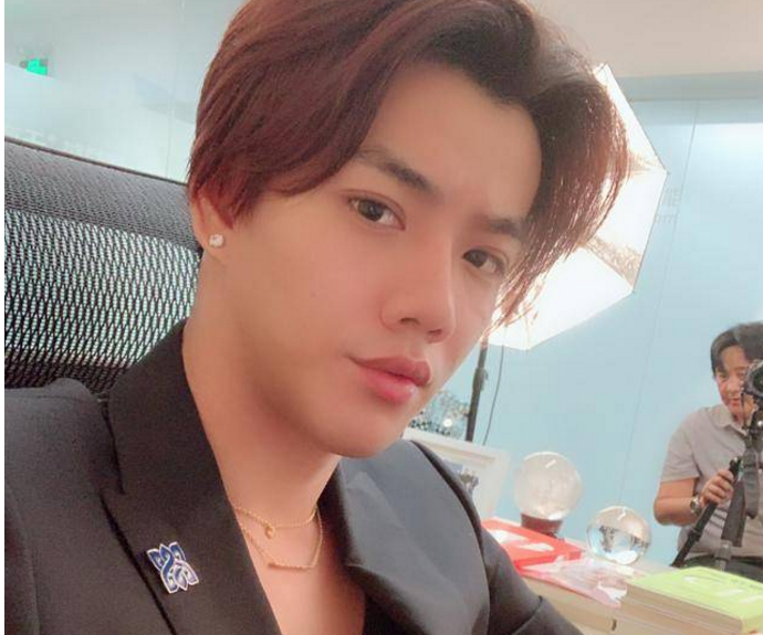 jdg老板开锤暗讽!因粉丝惹怒了他_蓝柏清