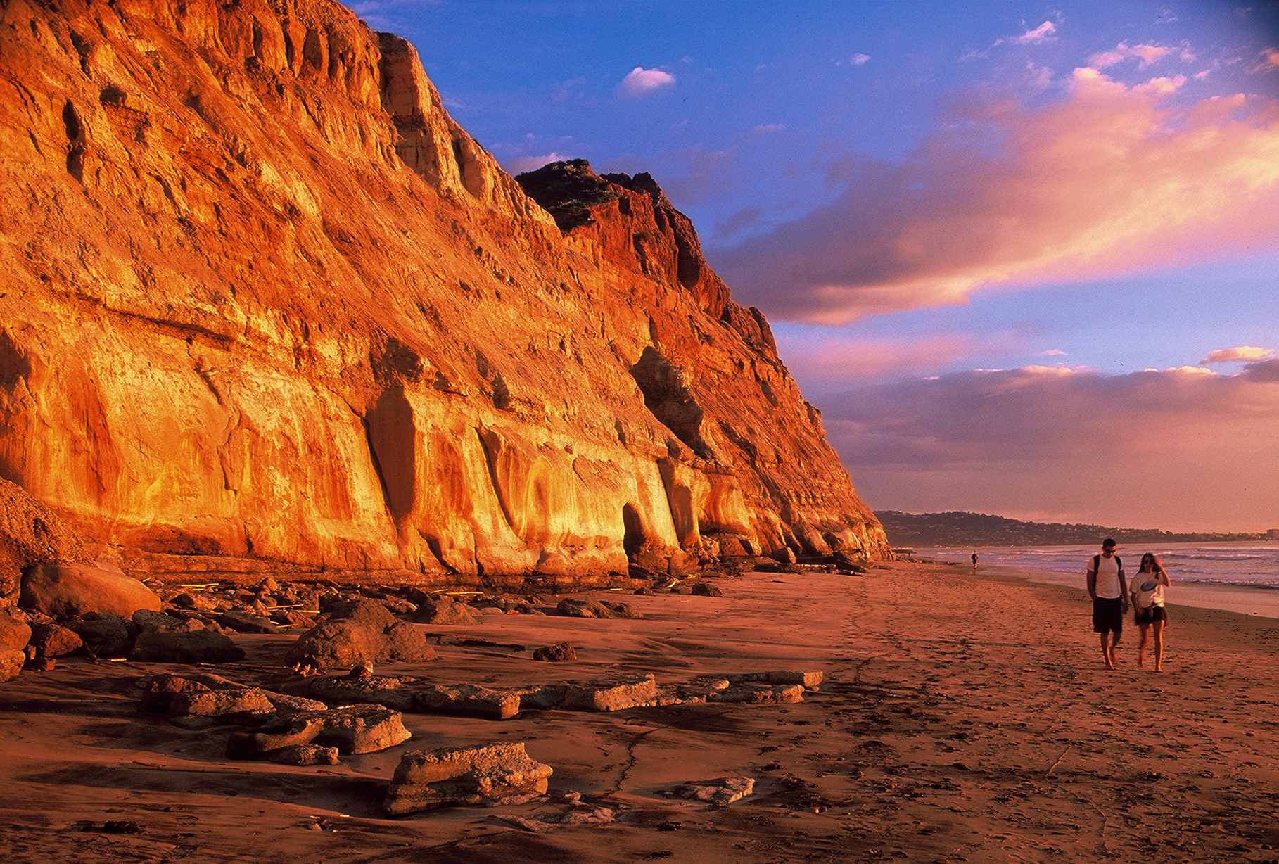 拉霍亚无疑也成为了加州最热门的沙滩景点之一