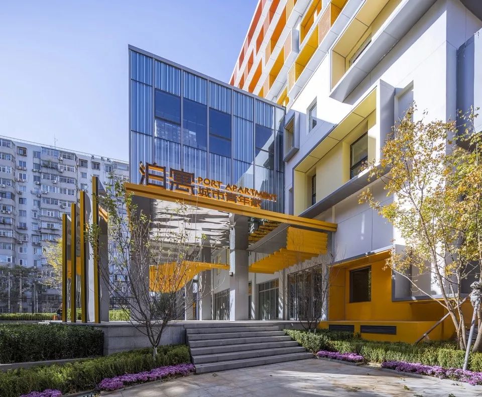 生动的色彩带给了立面表情和温度每个房间室外空调机位的摆放因此建筑