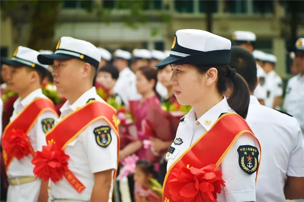 軍官退役儀式上的那些感人畫面每一刻都讓人淚目