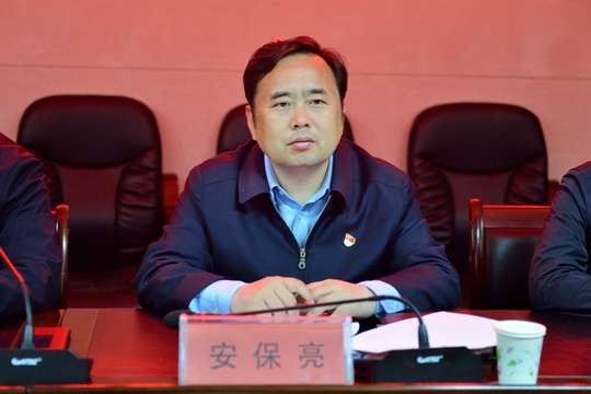 区委副书记,区长安保亮讲话卫东区委书记王迎波一行实地察看问题整改