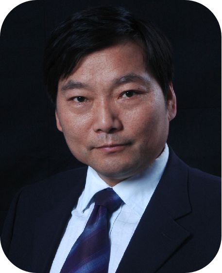 王献忠:从事养殖30余年.从事过蛋鸡孵化,养鸡生产和技术服务等工作.