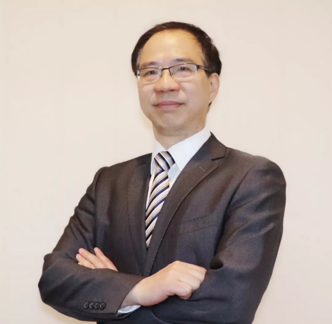 曾担任平潭岚华中学,武夷山实验中学董事长兼校长.