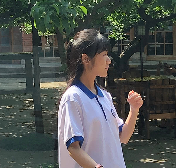 13年后,《长江七号》徐娇长成"迷你版谢娜"?穿校服星味全无!