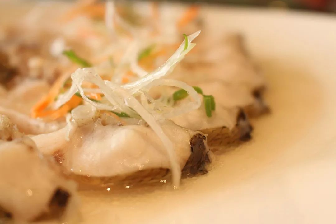 清蒸湖白鱼素鸡红烧肉苗家酸菜肥牛雪菜毛豆炒白虾豆花酸汤鱼片老黄瓜