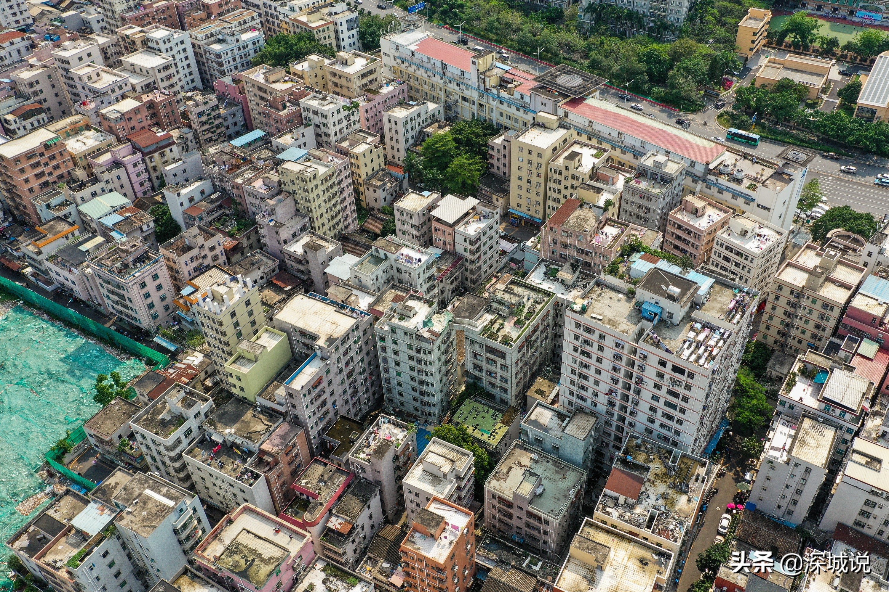 航拍深圳南山的城中村,不少