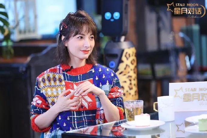 不仅网友们为她的婚姻大事操碎了心,在最新一期的《星月对话》里,吴昕