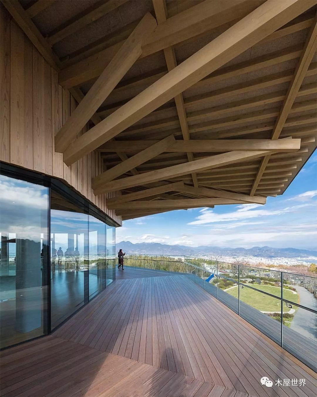 从日本平梦之展望台上可以360度眺望静冈美景,富士山,骏河湾,三保松原