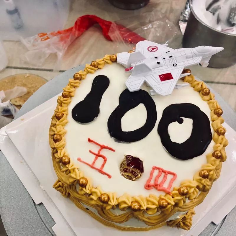 100周年蛋糕图片