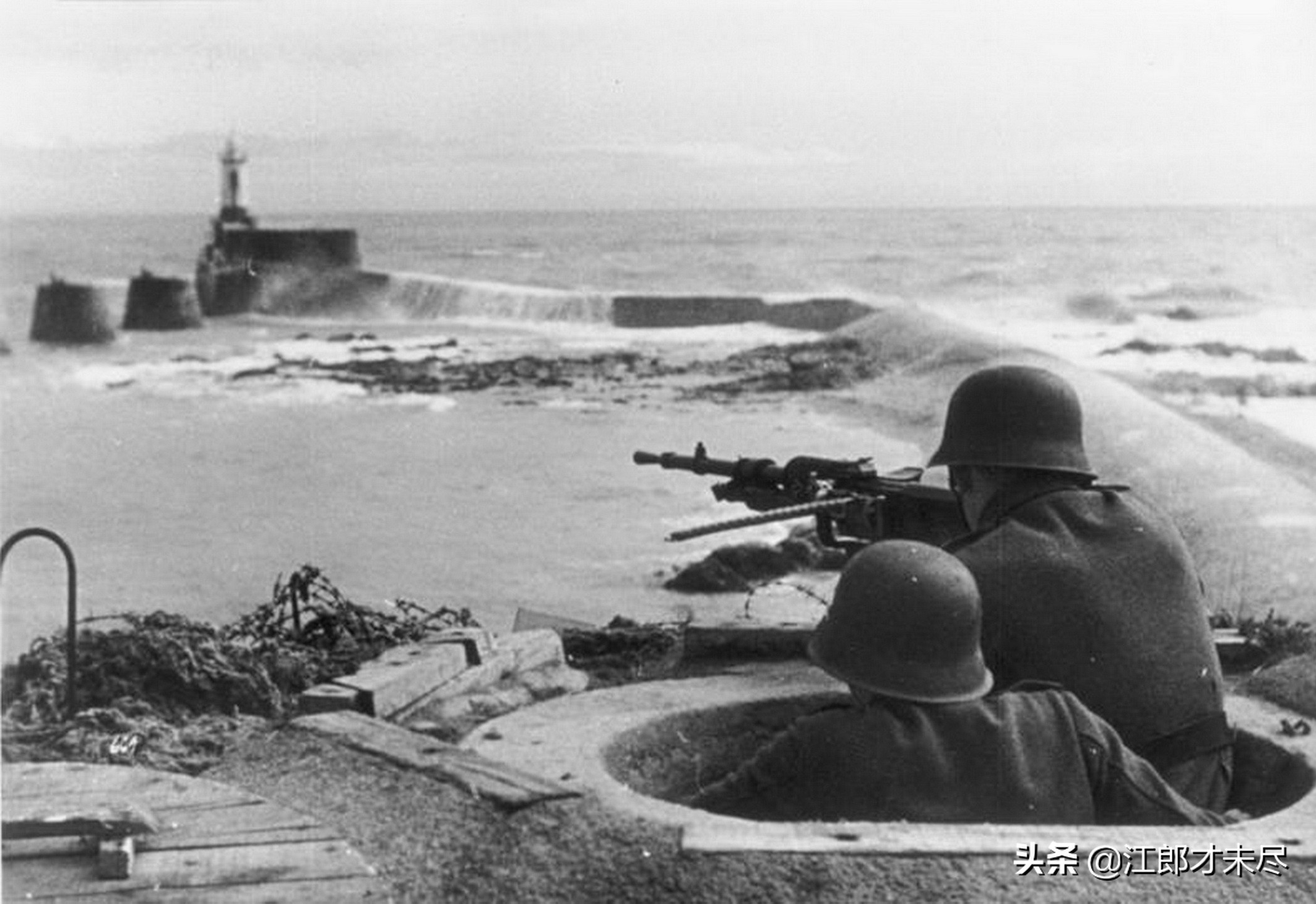 看看德军拍的诺曼底防御工事,觉得盟军死十几万人也不奇怪了