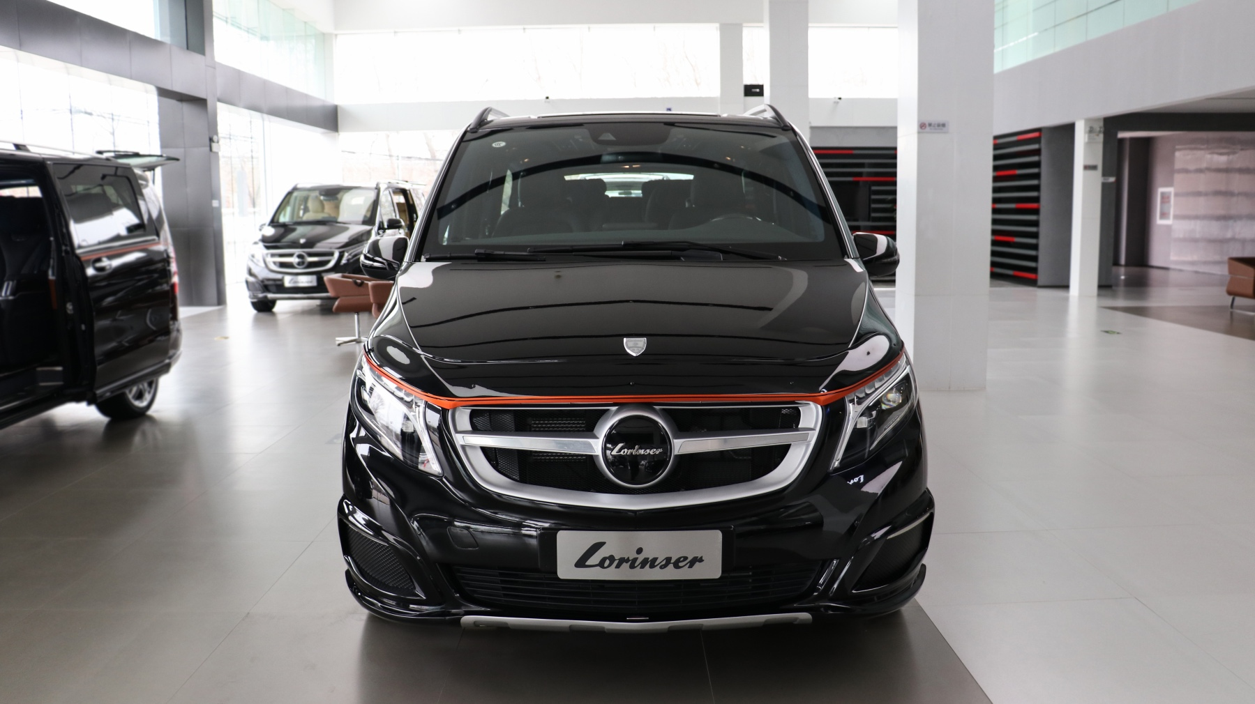 五一鉴赏会进口奔驰罗伦士商务车全系vs现车