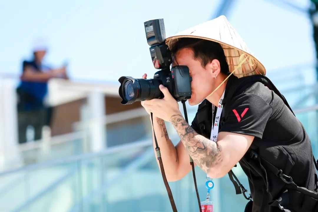 51特别企划丨pick最帅气的摄影师工作照