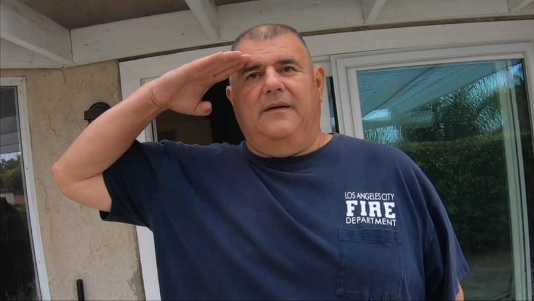 视频|美国消防员大叔教你正确的逃生姿势